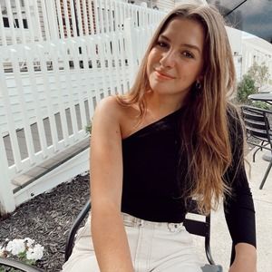 Meet your Posher, Lydia